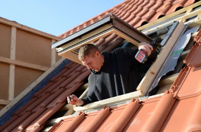Pose de fenêtres de toit Velux aux Pechs du Vers